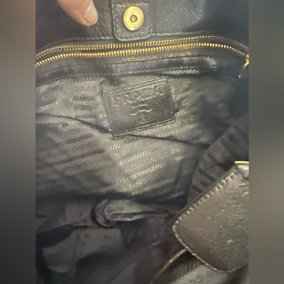 Prada Vitello Hobo bag large tote Deerskin leather dark cherry red gold logo - Picture 9 of 14